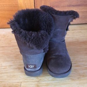 bailey button II boot in chocolate; size 8